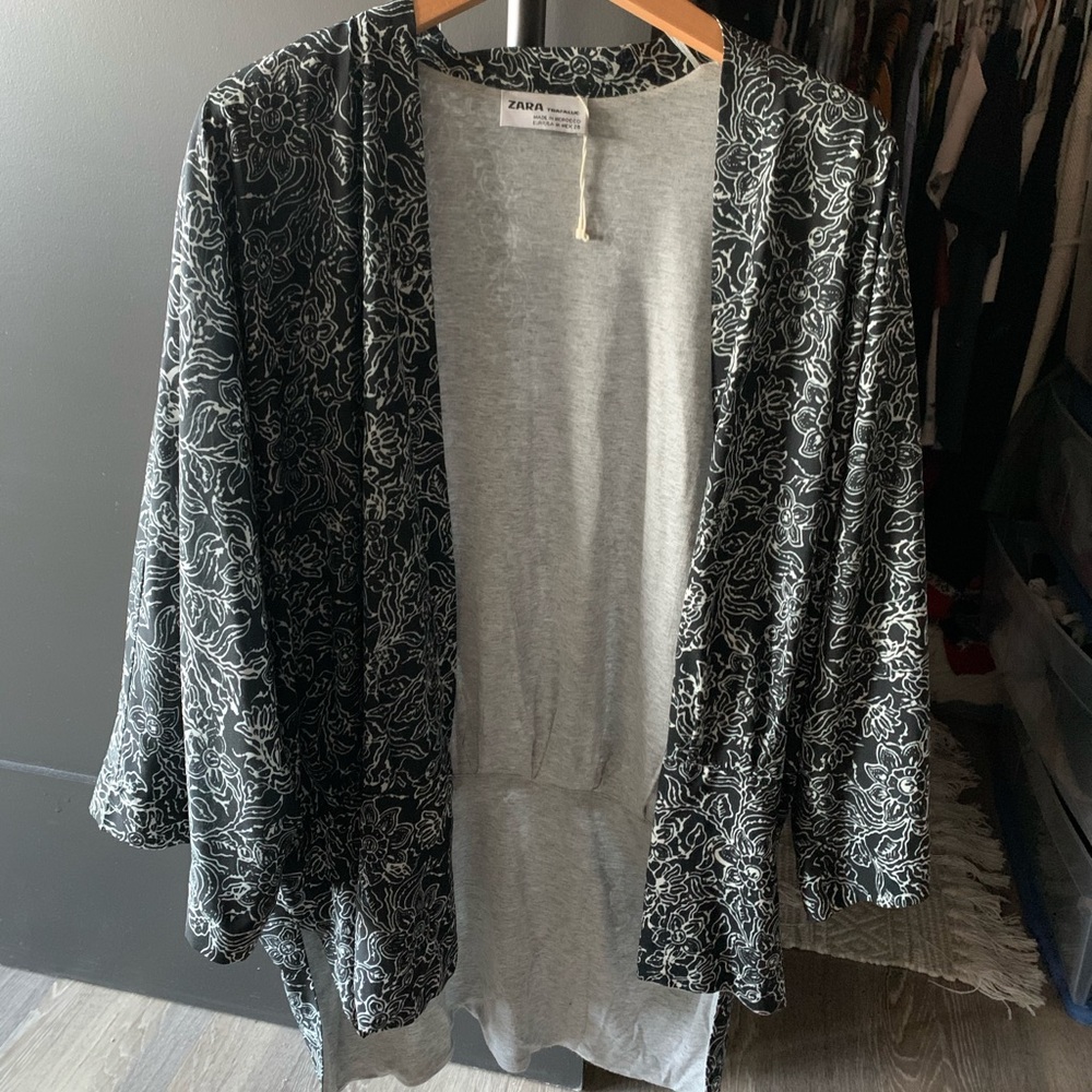 Zara black and white kimono